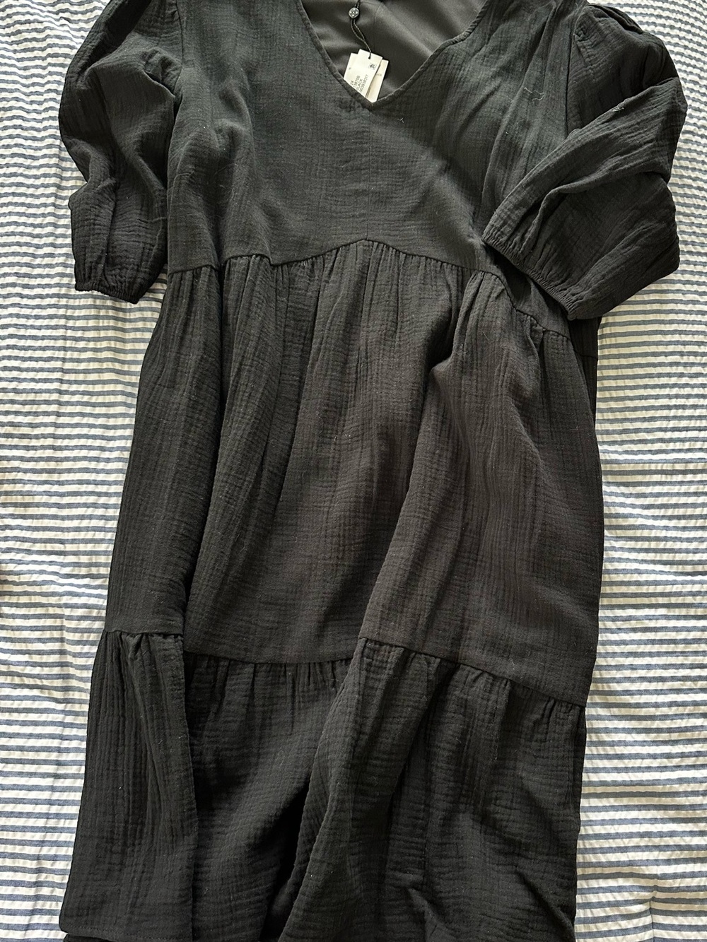 NWT Ronni Nicole Black V-Neck Midi Dress - Picture 2 of 8